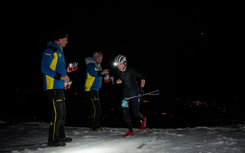 lowres_vertical_up_2026_02_28_c_peakpixelcafe_374.jpg