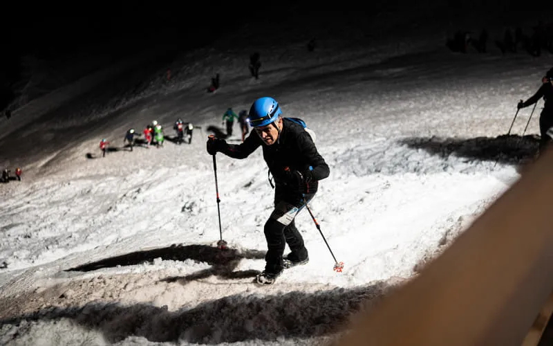lowres_vertical_up_2026_02_28_c_peakpixelcafe_550.jpg
